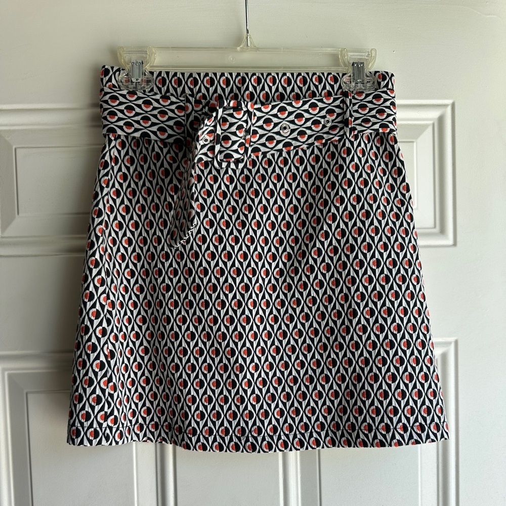 NWOT mini skirt with belt